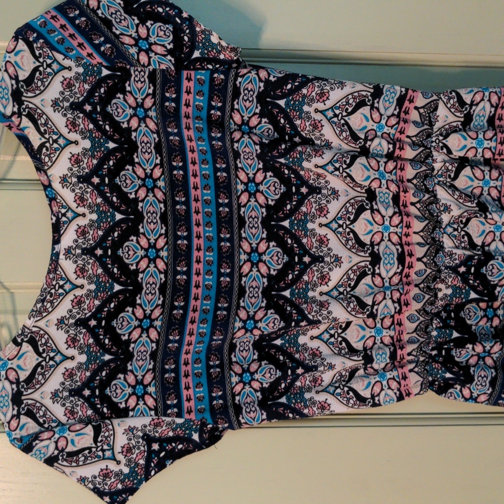 Patterned Romper - Picture 4 of 4